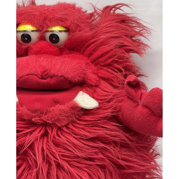 Vintage Yangjee RAZ Furbles Red Plush Monster Hand Puppet 1980's Stuffed Animal - Picture 8 of 16